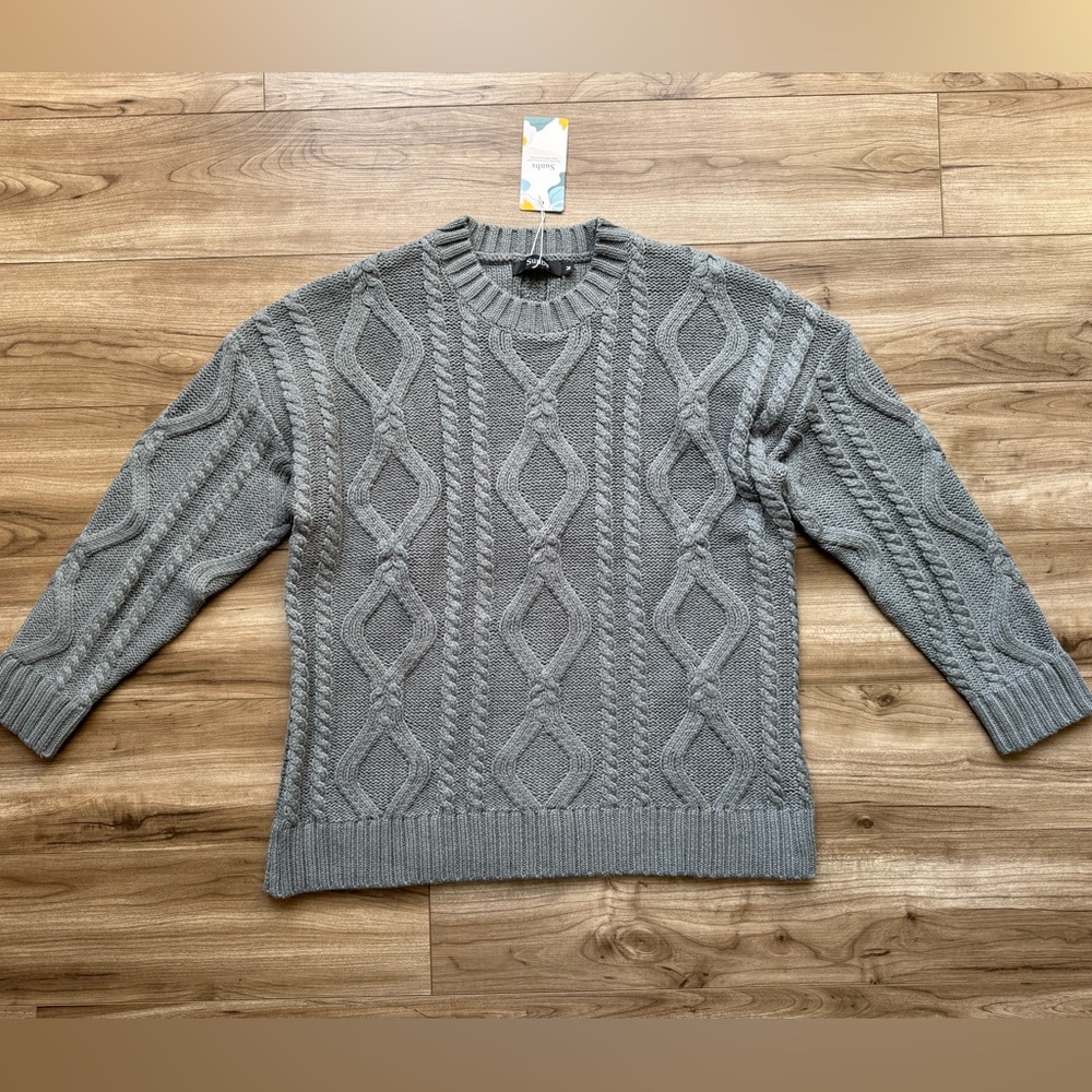 Women’s Sweater Cable Knit Crewneck Pullover Size Medium Cotton blend Grey NWT